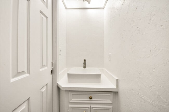 Building Photo - 1407 Sherfield Ridge Dr