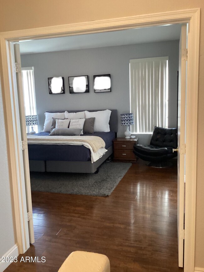 Building Photo - 2331 W Toledo Pl