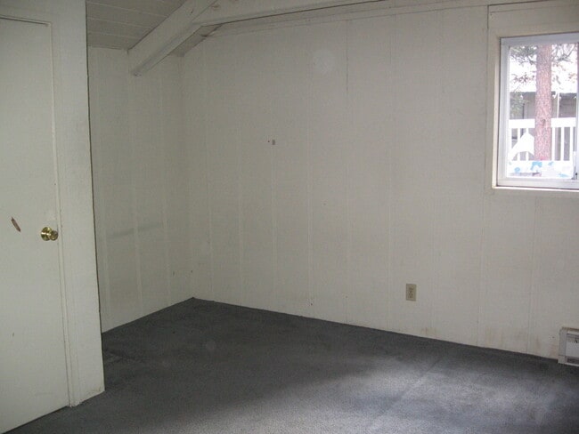 Building Photo - 111 Davison Rd