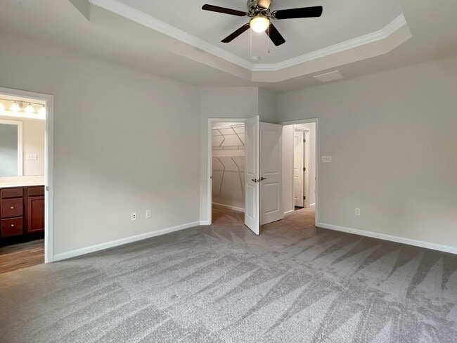 Building Photo - Move-In Ready Townhome with Finished Basem...