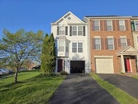 Building Photo - Charming 3 Bed 2.5 Bath End-Unit Townhome with Deck & Patio In The Villages of Saybrook