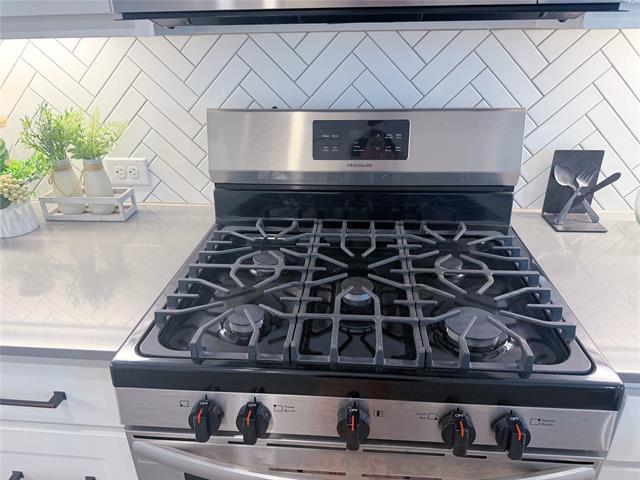 Building Photo - 8925 Phoebe Rd