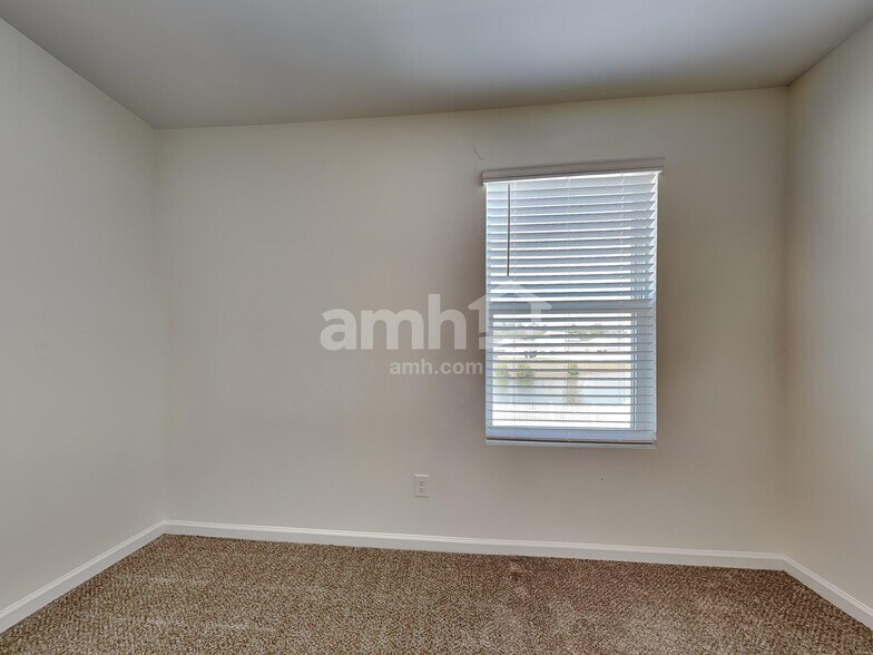 Building Photo - 176 Tobago Cir