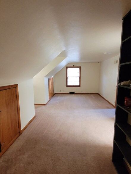 Building Photo - 401 S Willis Ave