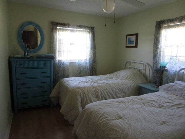 Building Photo - 2641 Greenacre Dr