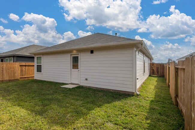 Building Photo - 14825 N Ascot Bnd Cir