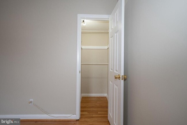 Building Photo - 130 Ivy Ct