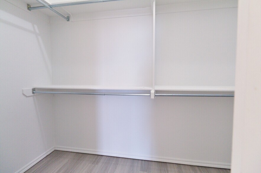 Building Photo - 2417 Arbor Dr