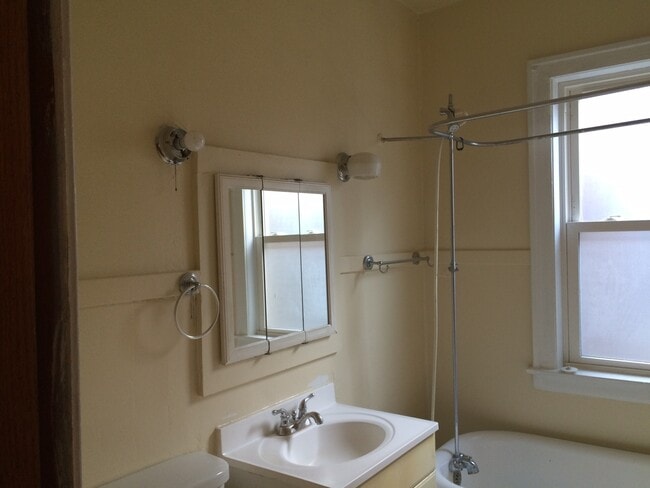 Building Photo - (6923) Cristian Luput