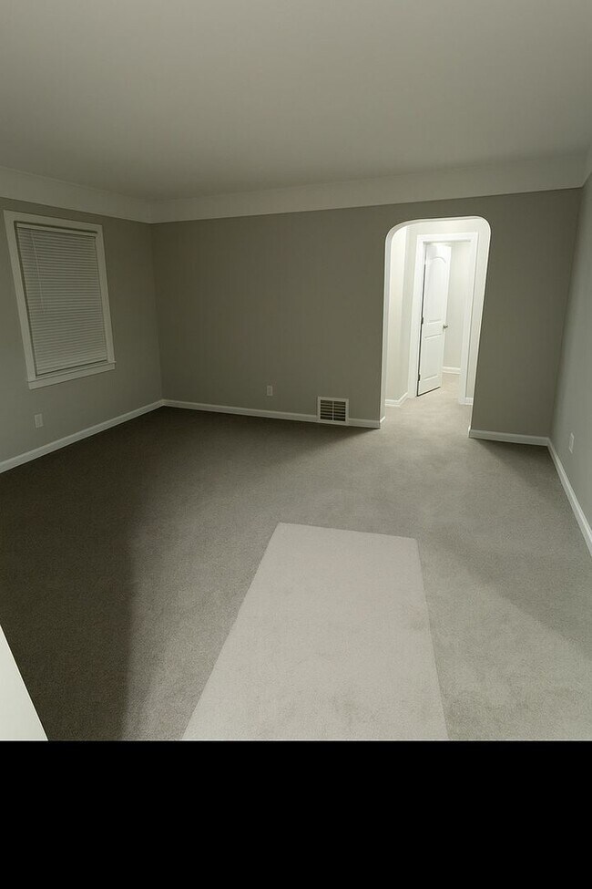 Building Photo - Charming 3-Bedroom Home for Rent in Detroi...