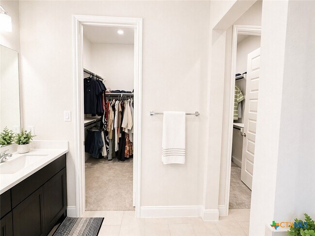 Building Photo - 1841 Windward Wy