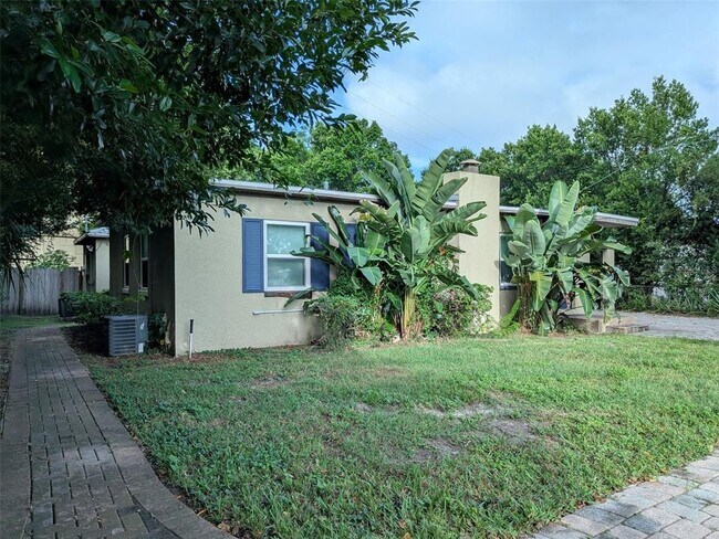 Building Photo - 313 Granada Dr
