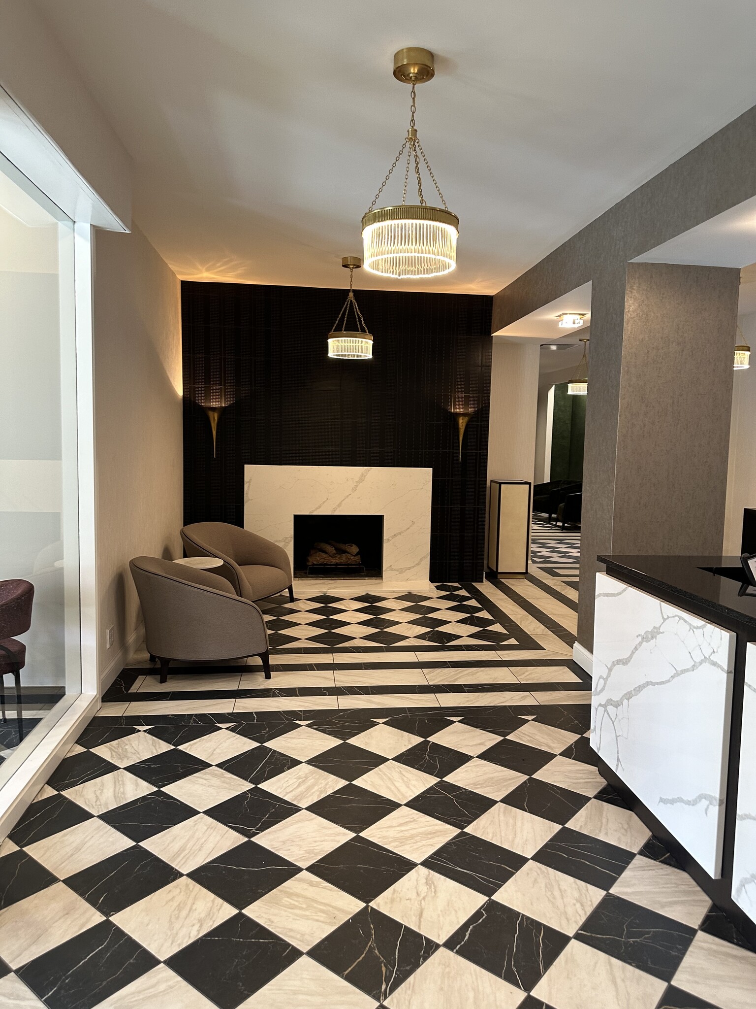 Lobby - 4545 Wornall Rd