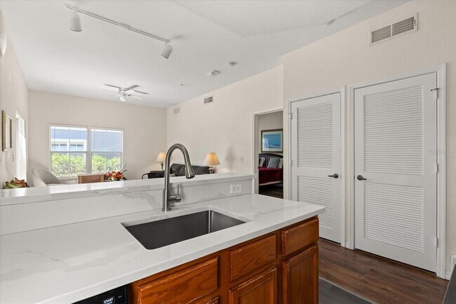 Building Photo - 2624 Lodi Cir
