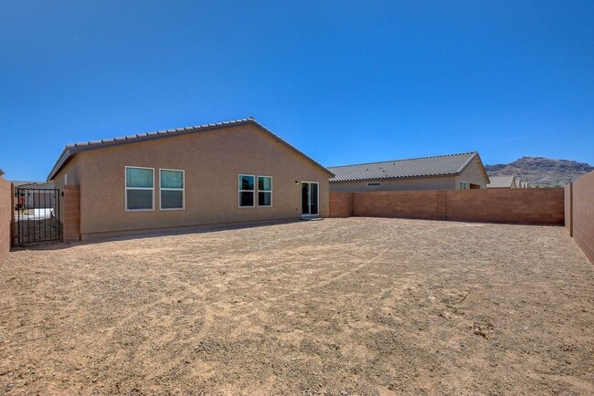 Building Photo - Newer Home in Indian Springs!