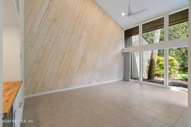 Building Photo - 9787 Sawgrass Dr E