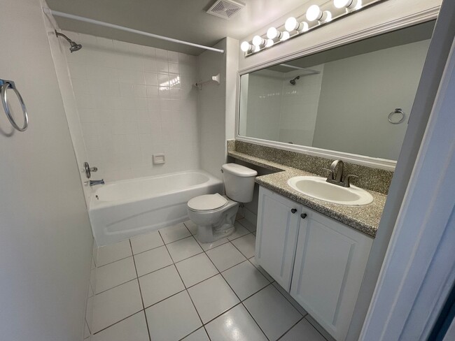 Building Photo - ANNUAL RENTAL - 1ST FLOOR 3 BED / 2 BATH C...