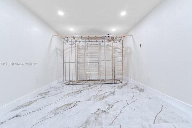 Building Photo - 15420 SW 212th Ave