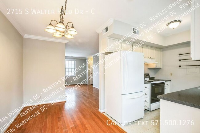 Building Photo - Cozy 2Bd/1Bth condo nestled in the vibrant...