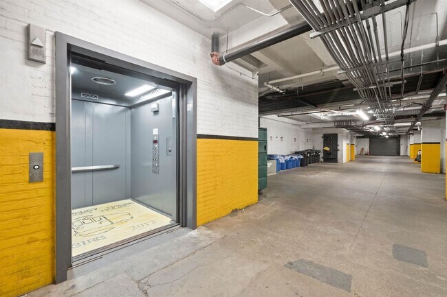 Building Photo - 325 Palisade Ave