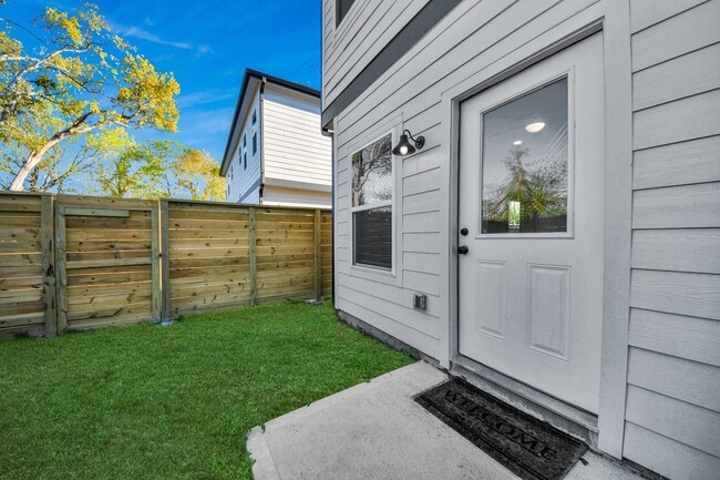 Building Photo - 4713 Talina Way