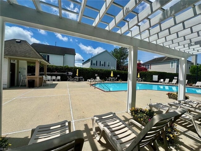 Building Photo - 1617 Woodstock Ct