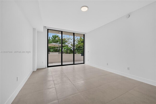 Building Photo - 3034 Oak Ave