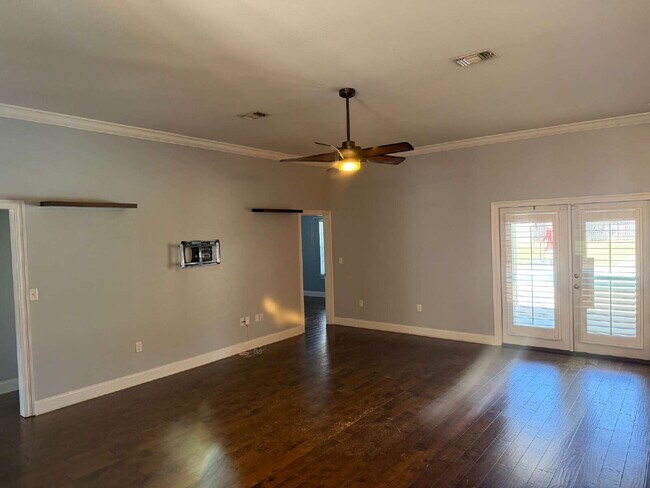 Building Photo - "Spacious 4-Bedroom Pool Home in Crestview!"