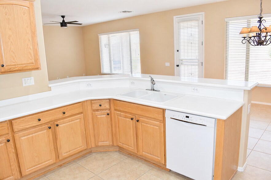 Building Photo - 12910 W Junipero Dr