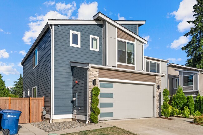 Building Photo - 69149800 1st Pl S
