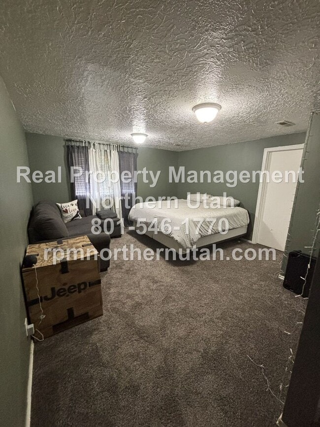 Building Photo - Charming 2-Story Home in the Heart of Clea...