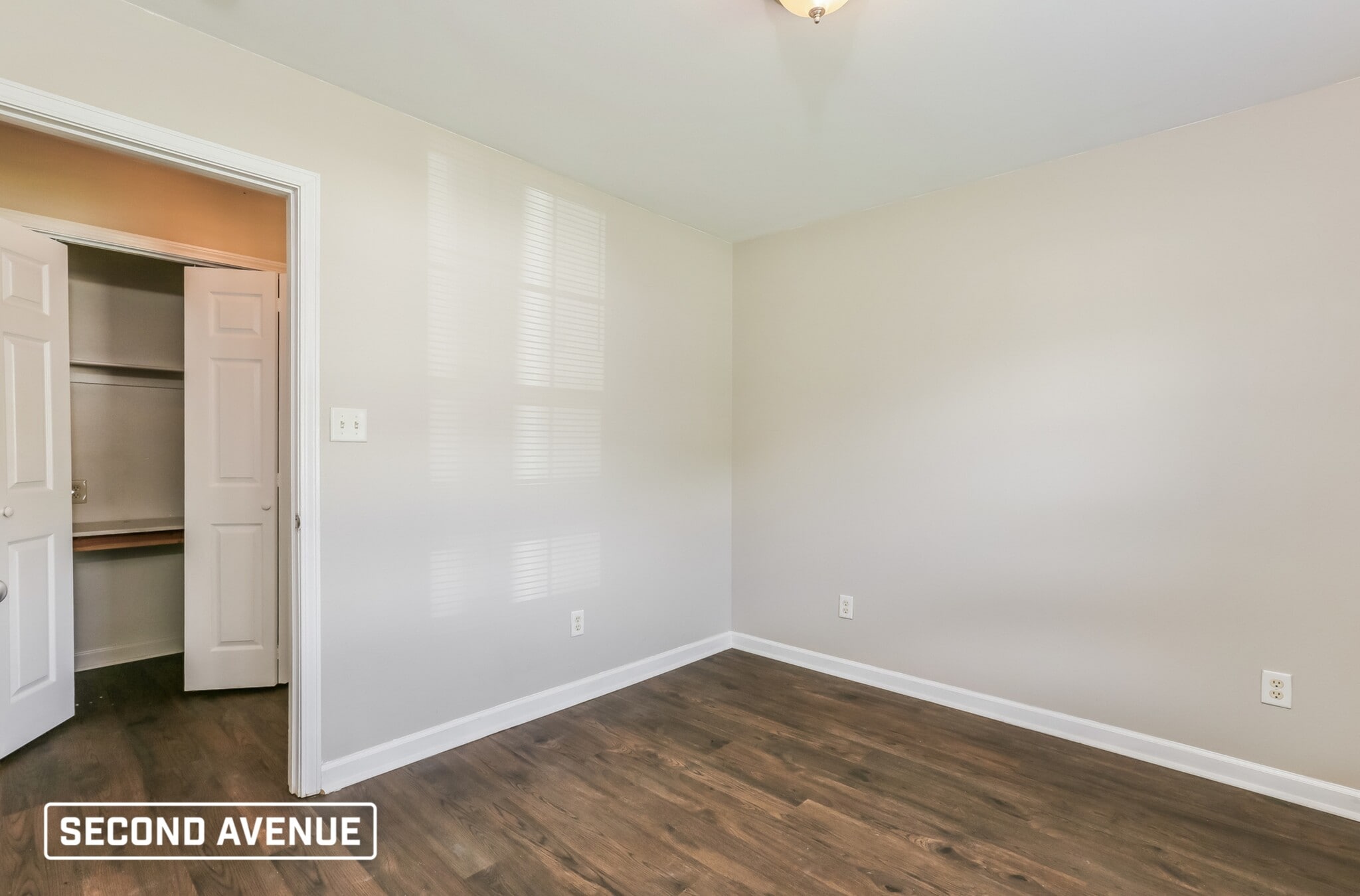 Building Photo - 209 Glenn Oak Dr