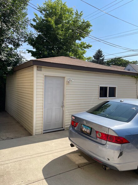 Building Photo - 3928 N Mozart St