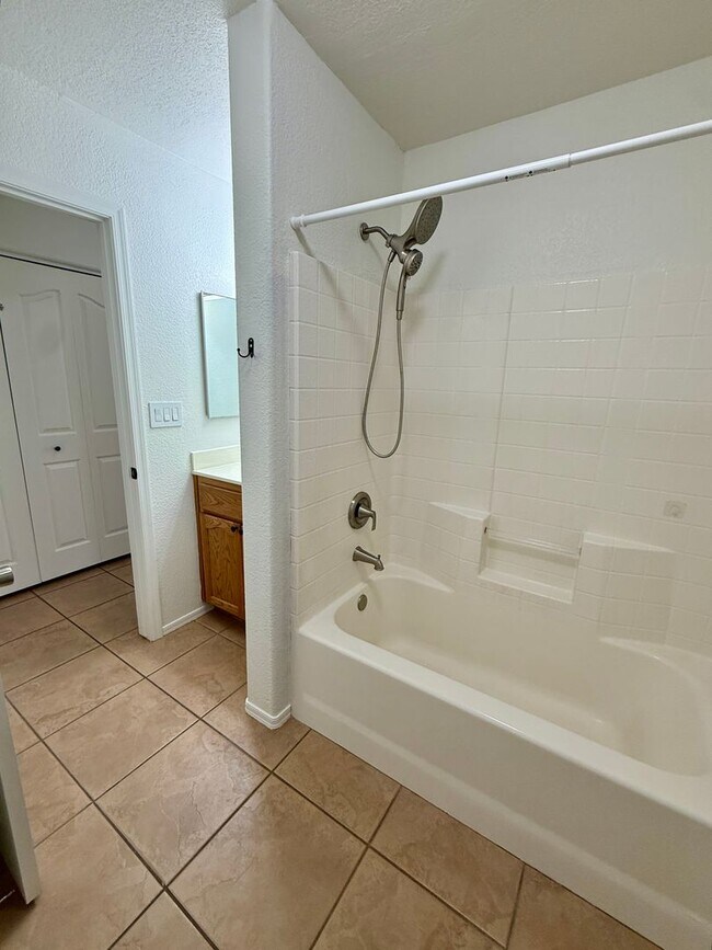 Building Photo - 3108 S Ragen Dr