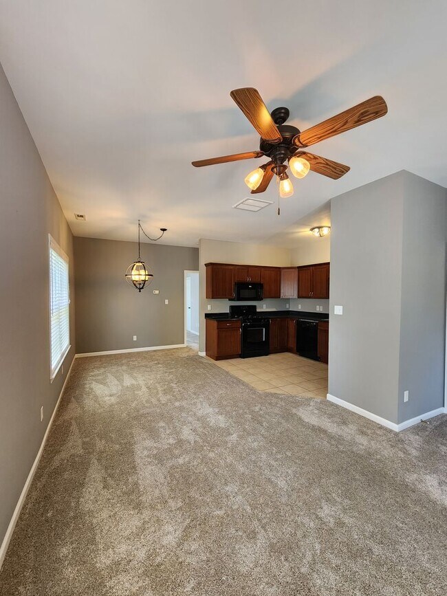 Building Photo - 14 Cherry Laurel Ln
