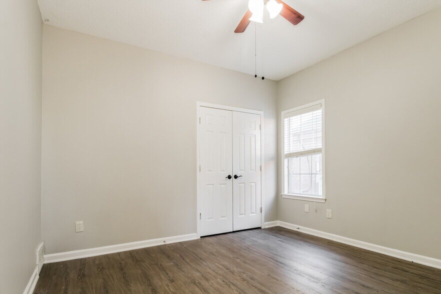 Building Photo - 1694 Farkleberry Dr