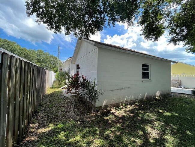 Building Photo - 7503 S West Shore Blvd