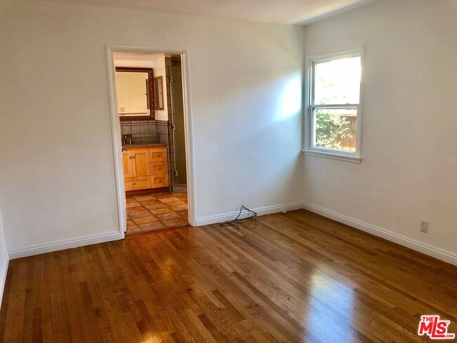 Building Photo - 1727 Franklin St