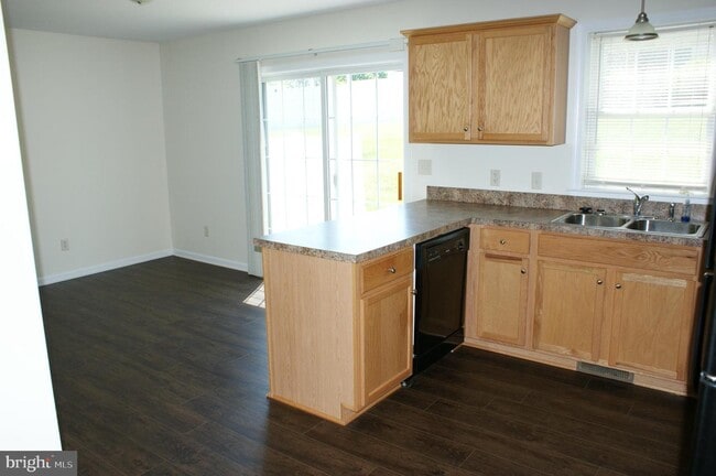 Building Photo - 4815 E Trindle Rd