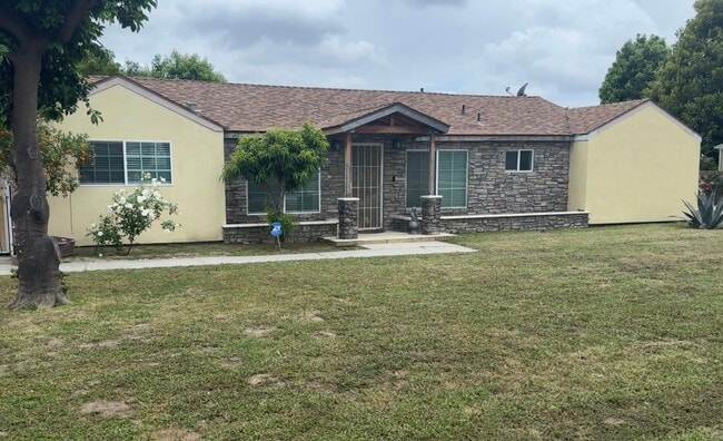 Building Photo - 11744 Hallwood Dr