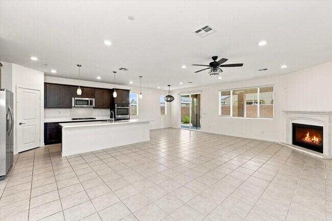 Building Photo - 40082 Catania Ct