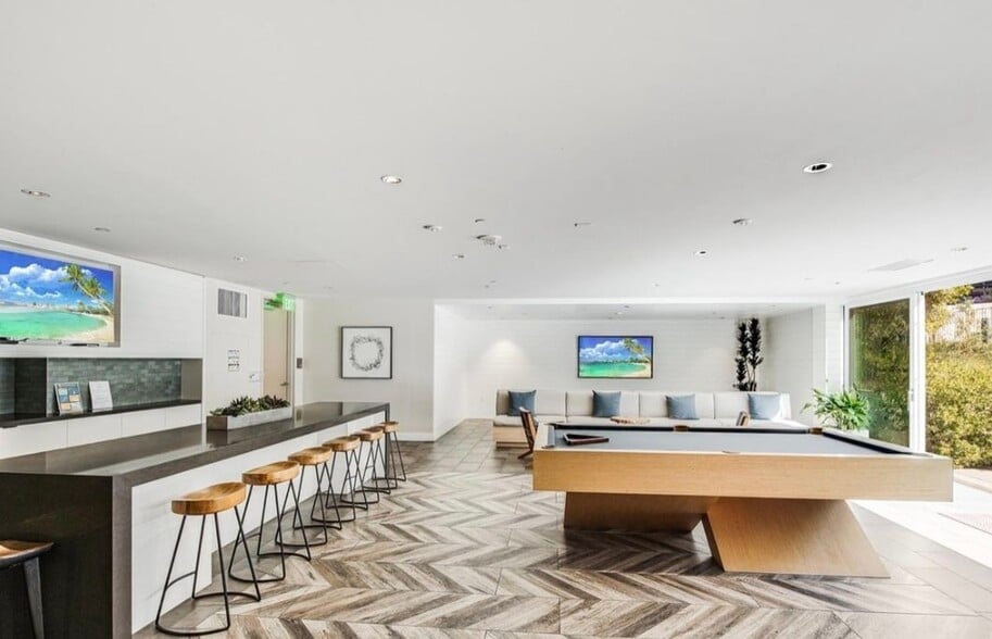 Building Photo - 110 Channel St