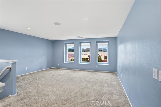 Building Photo - 574 Feeder St