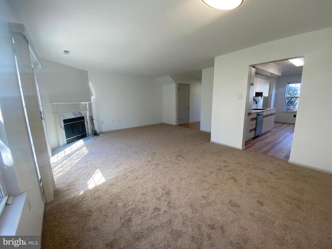 Building Photo - 6603 Colonial Ct