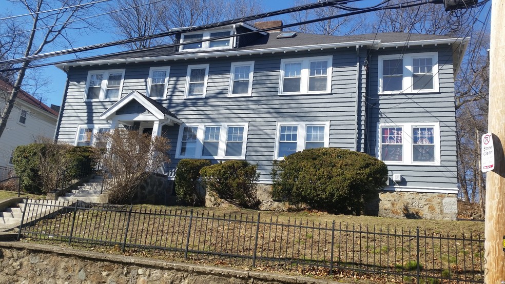 Building Photo - 51 Leamington Rd