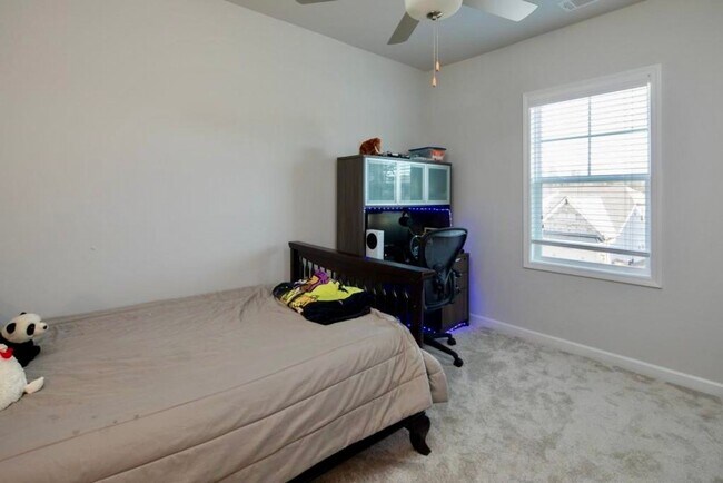 Building Photo - ONE MONTH FREE ON A 14 MONTH LEASE SPECIAL!! TOUR TODAY!