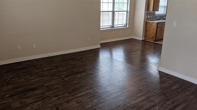 Building Photo - 114 Sendero Dr