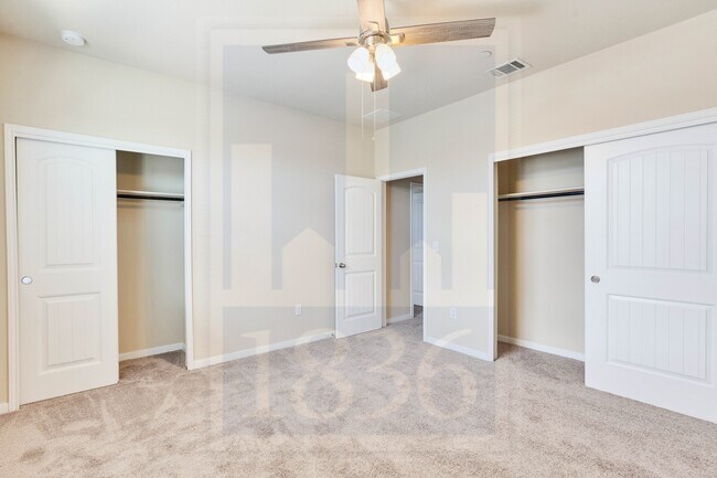 Building Photo - 2880 Donnell Dr