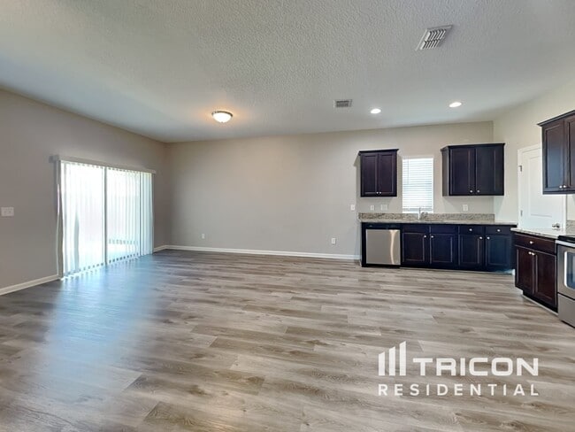 Building Photo - 15121 Sora St