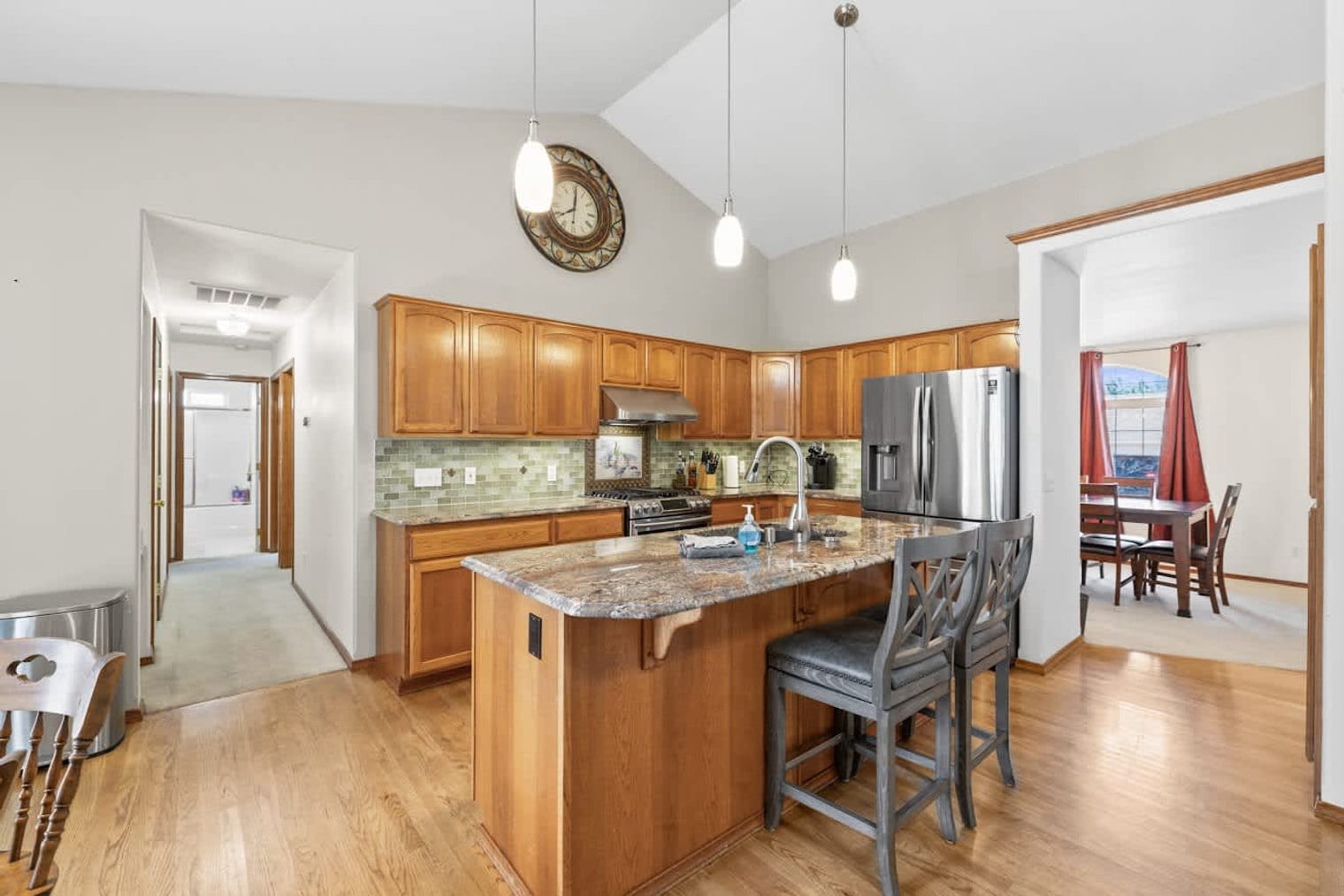 Building Photo - 660 S Majestic View Dr